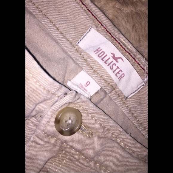 Hollister ; Cream Colored Shorts - Picture 4 of 4